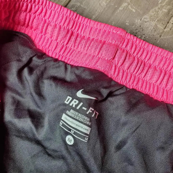 Nike Dri-Fit Women's Black and Pink Running Shorts Size Medium - Picture 13 of 15